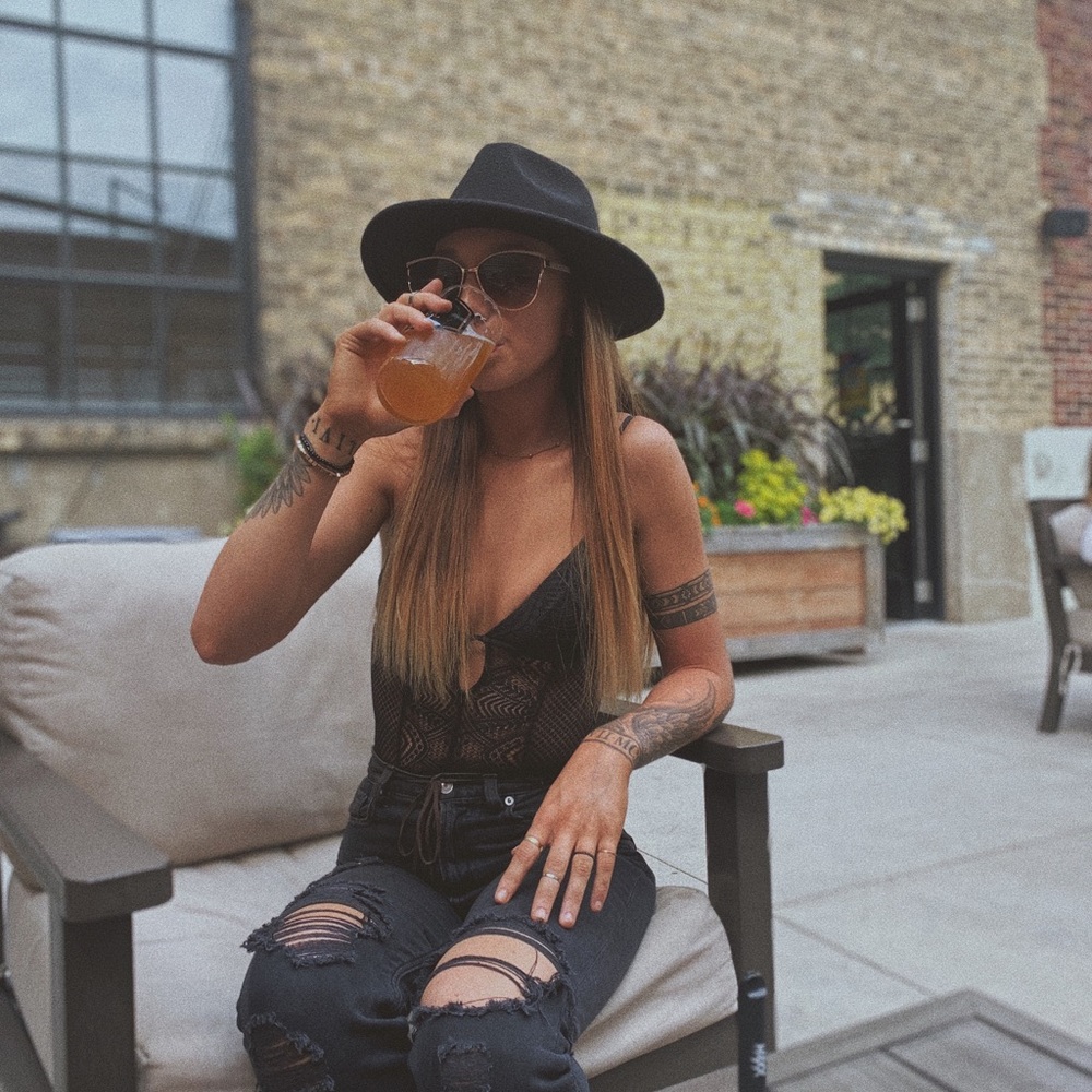 Meet your Posher, Faith